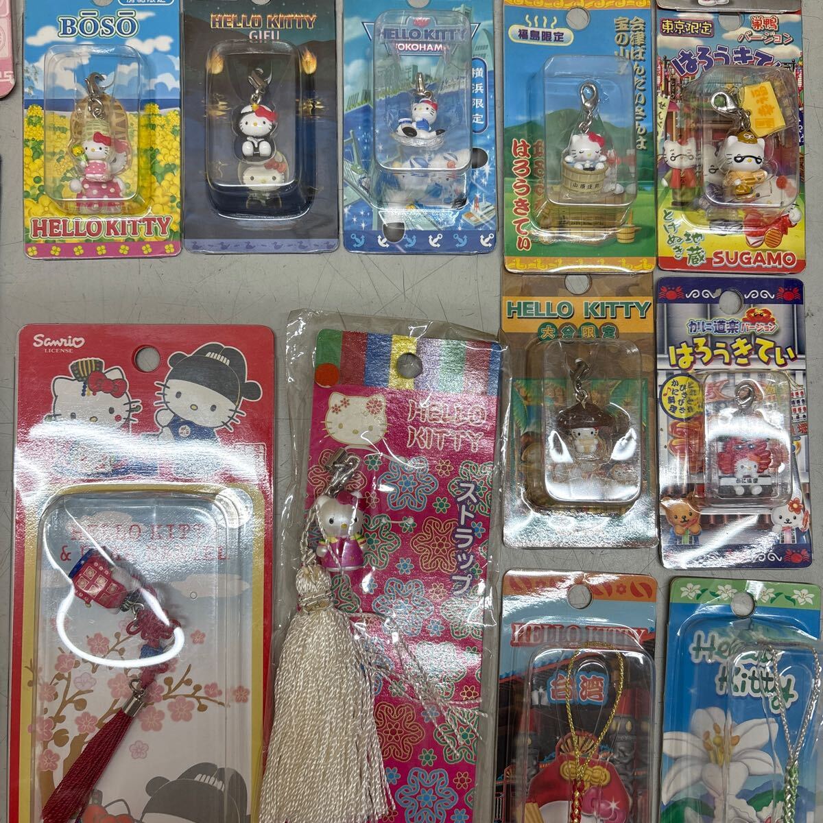 ② ご当地キティ ご当地ストラップ キティ サンリオ ストラップ ハローキティー キティちゃん 47点 まとめて (1)