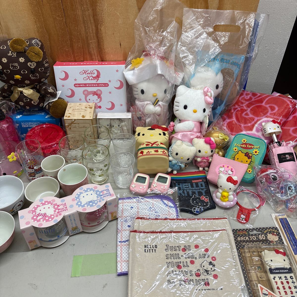 サンリオ ハローキティ キティちゃん HelloKitty グッズ ぬいぐるみ 食器 他 小物 まとめて